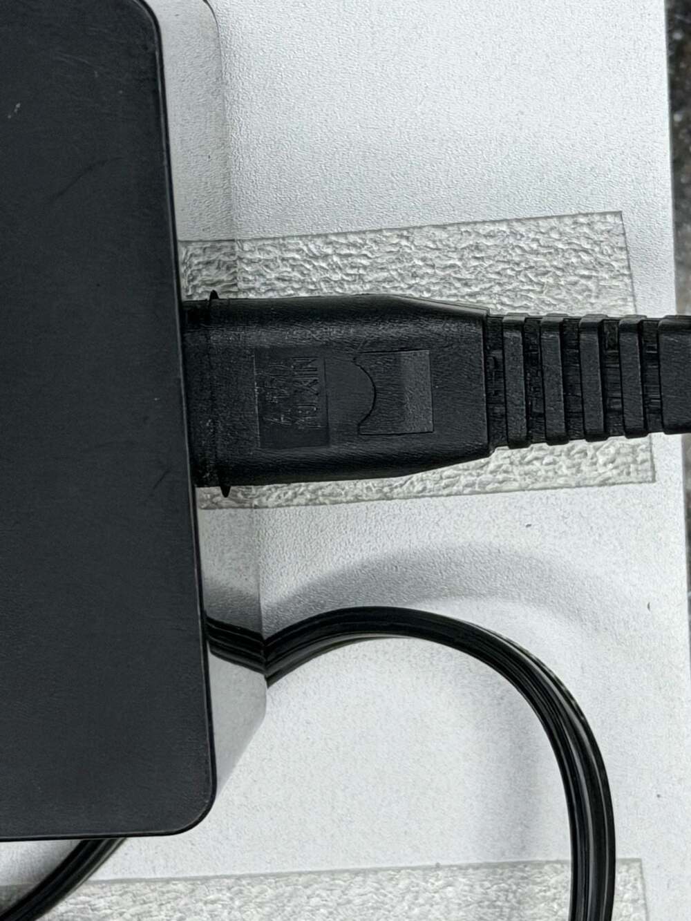 Generic 140W USB-C Power Adapter Model P14A1 - Picture 4 of 6